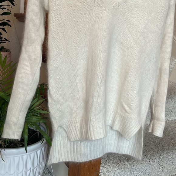 Moda International Rabbit Hair Wool Blend Cozy Soft Holiday Sweater - Picture 3 of 7